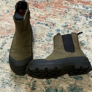 Olive green Chelsea boots for kids